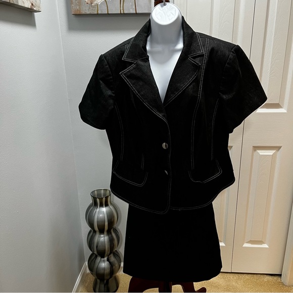 Isabella Dresses & Skirts - Isabella 2 Piece Jean Skirt Set Size:20w color dark denim